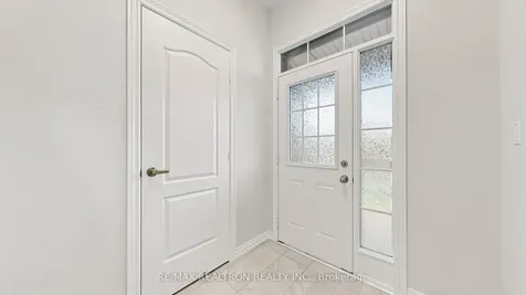 39 Collier Crescent Markham ON L6E 0E7