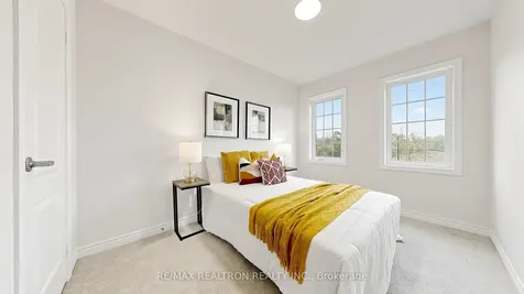 39 Collier Crescent Markham ON L6E 0E7