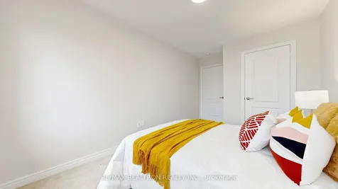 39 Collier Crescent Markham ON L6E 0E7