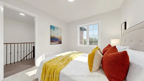 39 Collier Crescent Markham ON L6E 0E7