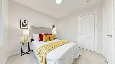 39 Collier Crescent Markham ON L6E 0E7