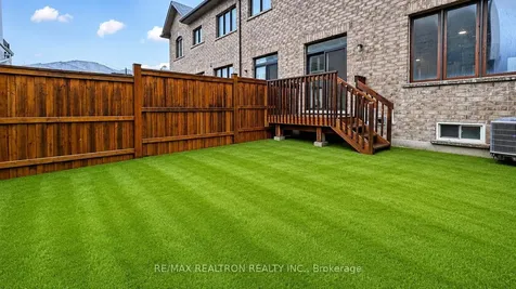 39 Collier Crescent Markham ON L6E 0E7