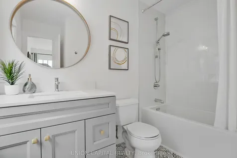 110 Regent Street Richmond Hill ON L4C 9P4