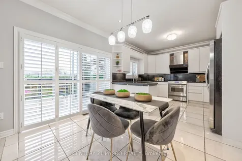 128 Selwyn Road Richmond Hill ON L4E 5E3