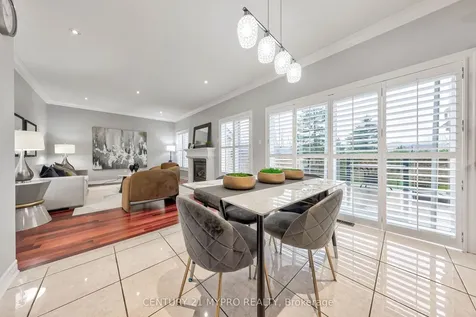 128 Selwyn Road Richmond Hill ON L4E 5E3