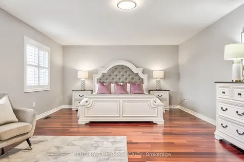 128 Selwyn Road Richmond Hill ON L4E 5E3