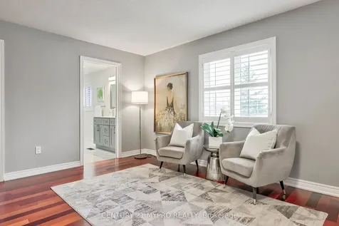 128 Selwyn Road Richmond Hill ON L4E 5E3