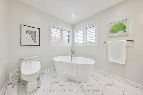 128 Selwyn Road Richmond Hill ON L4E 5E3