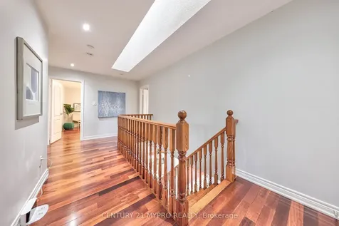 128 Selwyn Road Richmond Hill ON L4E 5E3