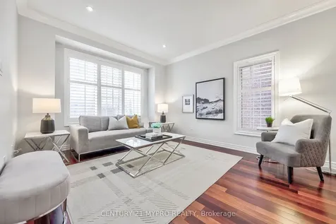 128 Selwyn Road Richmond Hill ON L4E 5E3