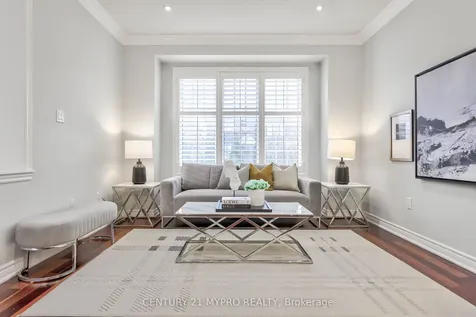 128 Selwyn Road Richmond Hill ON L4E 5E3