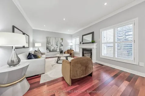 128 Selwyn Road Richmond Hill ON L4E 5E3