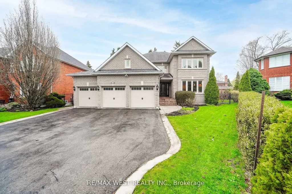 31 Garriock Court Vaughan ON L4L 8S7