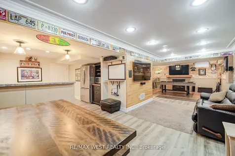 31 Garriock Court Vaughan ON L4L 8S7