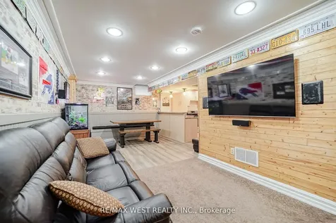 31 Garriock Court Vaughan ON L4L 8S7