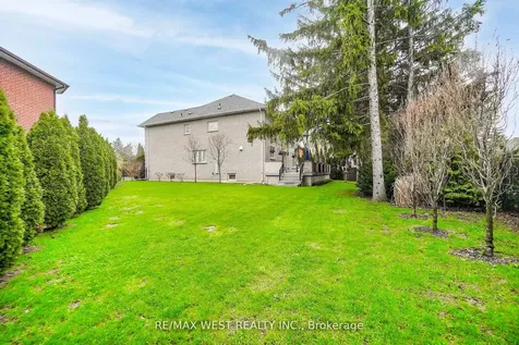 31 Garriock Court Vaughan ON L4L 8S7