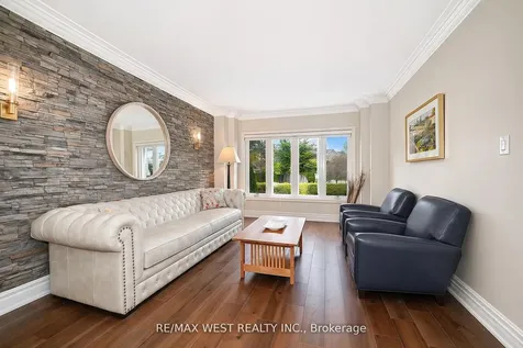 31 Garriock Court Vaughan ON L4L 8S7