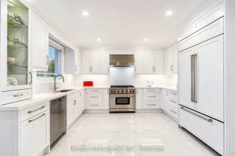 31 Garriock Court Vaughan ON L4L 8S7