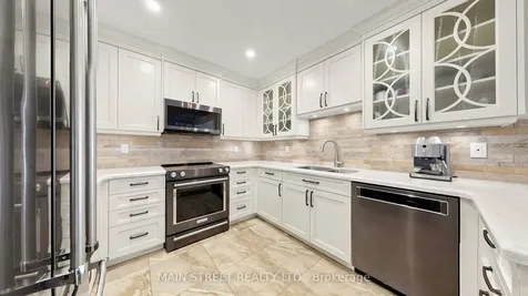 176 Mainprize Crescent East Gwillimbury ON L0G 1M0
