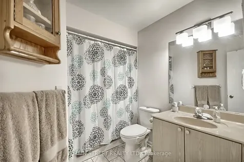 176 Mainprize Crescent East Gwillimbury ON L0G 1M0
