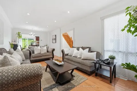 39 Riviera Drive Vaughan ON L4K 2H9