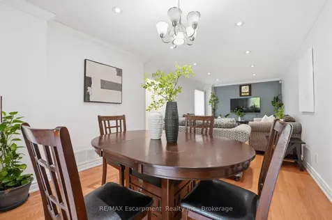 39 Riviera Drive Vaughan ON L4K 2H9