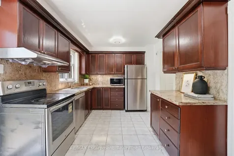 39 Riviera Drive Vaughan ON L4K 2H9