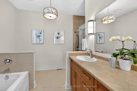 133 Ridge Way New Tecumseth ON L9R 0M6