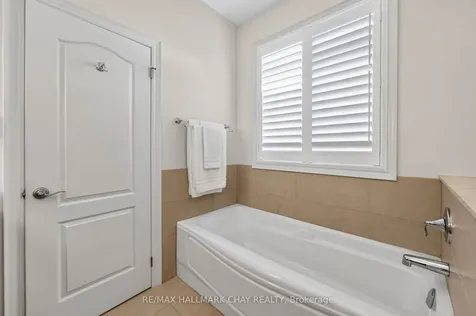 133 Ridge Way New Tecumseth ON L9R 0M6