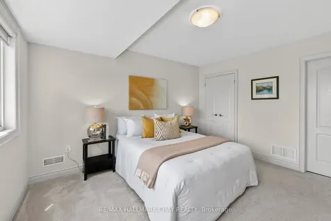 133 Ridge Way New Tecumseth ON L9R 0M6