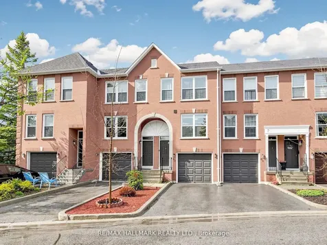 62 Wyatt Lane Aurora ON L4G 7E4