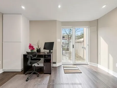 62 Wyatt Lane Aurora ON L4G 7E4