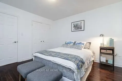 17 Machell Avenue N Aurora ON L4G 2R6