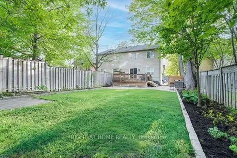 17 Machell Avenue N Aurora ON L4G 2R6