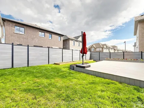 72 Crofting Crescent Markham ON L6E 0W1