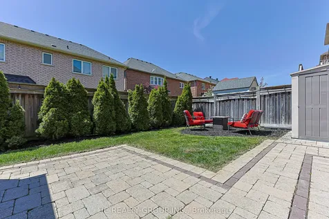 132 Alpaca Drive Richmond Hill ON L4E 0R2