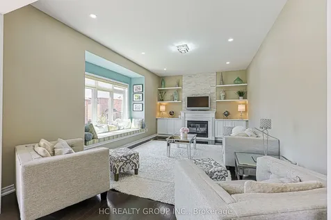 132 Alpaca Drive Richmond Hill ON L4E 0R2