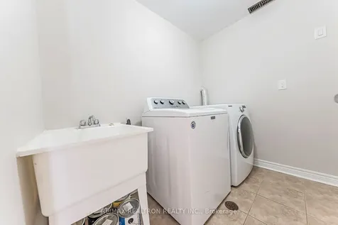 15 Old Colony Road Richmond Hill ON L4E 4L5