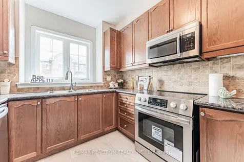 15 Old Colony Road Richmond Hill ON L4E 4L5