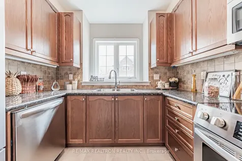 15 Old Colony Road Richmond Hill ON L4E 4L5