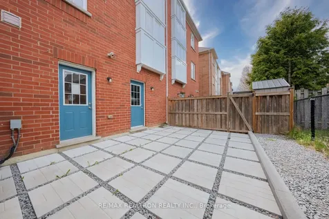 15 Old Colony Road Richmond Hill ON L4E 4L5