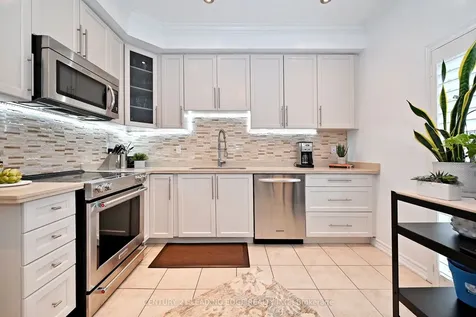 13 Beehive Lane Markham ON L6E 0K6