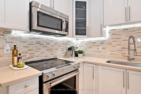 13 Beehive Lane Markham ON L6E 0K6