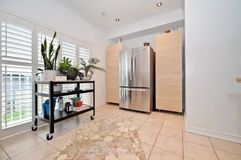 13 Beehive Lane Markham ON L6E 0K6