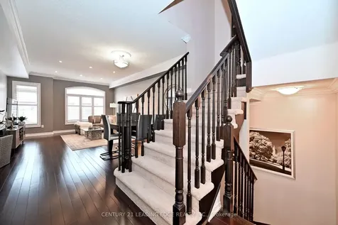 13 Beehive Lane Markham ON L6E 0K6