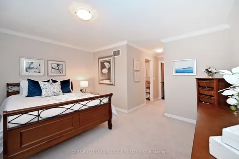 13 Beehive Lane Markham ON L6E 0K6