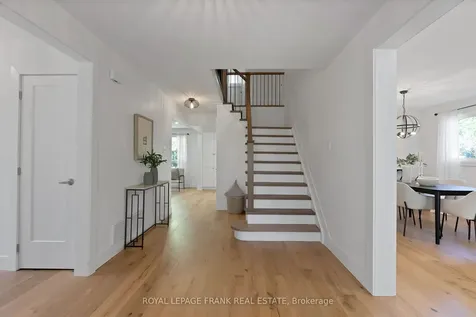 272 Plymouth Trail Newmarket ON L3Y 6G7