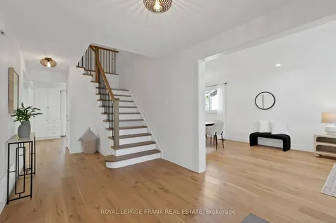 272 Plymouth Trail Newmarket ON L3Y 6G7
