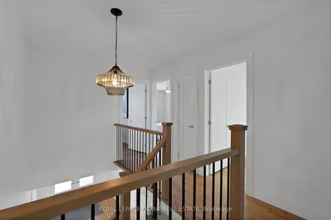 272 Plymouth Trail Newmarket ON L3Y 6G7