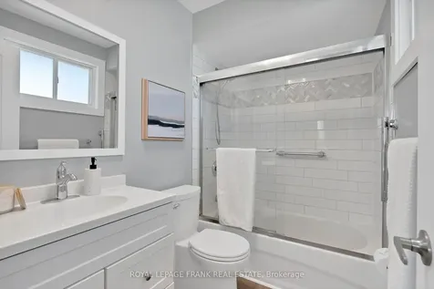 272 Plymouth Trail Newmarket ON L3Y 6G7